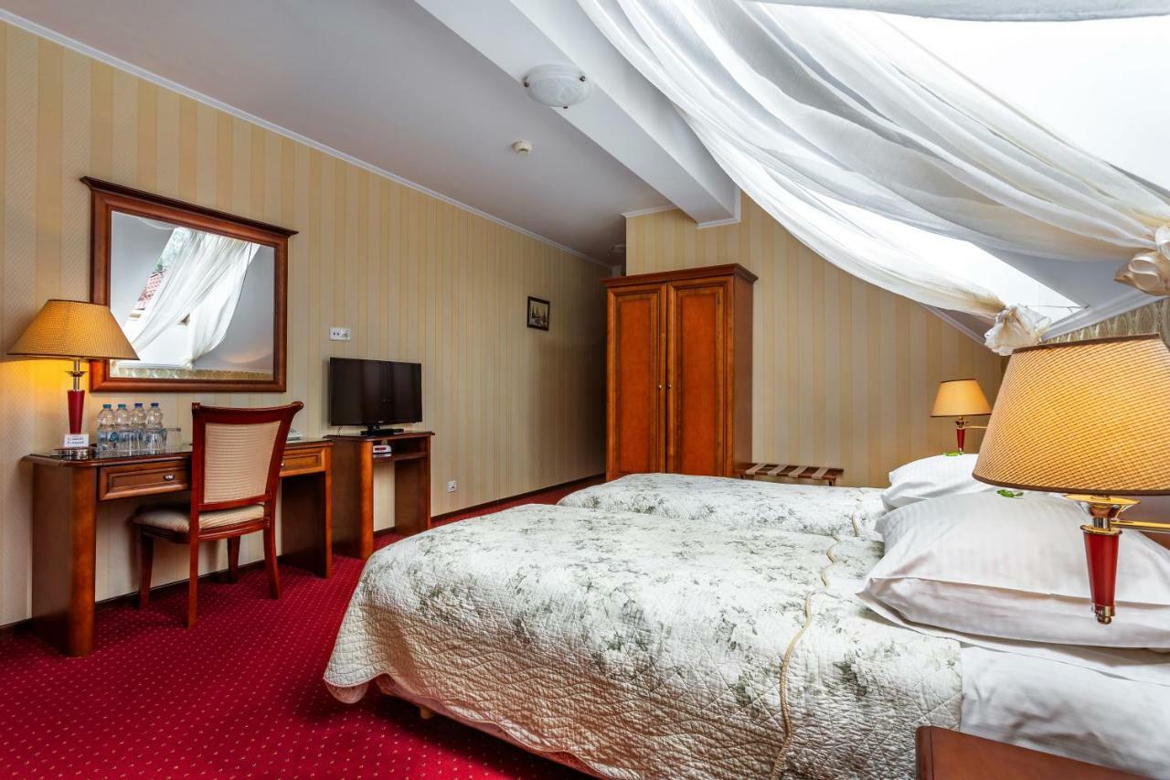 Hotel - Dworek Tryumf Księżyno エクステリア 写真